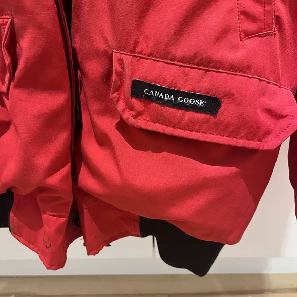 Womens Chilliwack Bomber Canada Goose red coat jacket Large - Picture 4 of 7